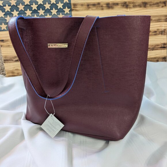 OSCAR DE LA RENTA - Picture 1 of 10